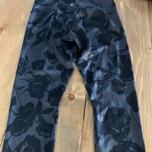 Lululemon cropped pants
